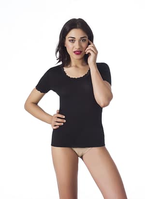 Art. 710 maglia costina plissè mezza manica scollo pizzo