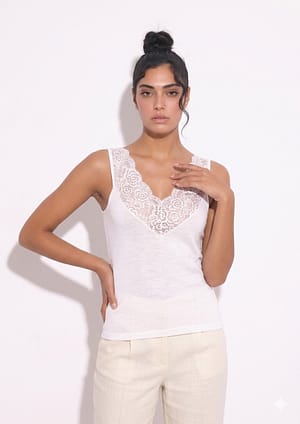 Art. 6200 canotta spalla larga con inserto in pizzo a V