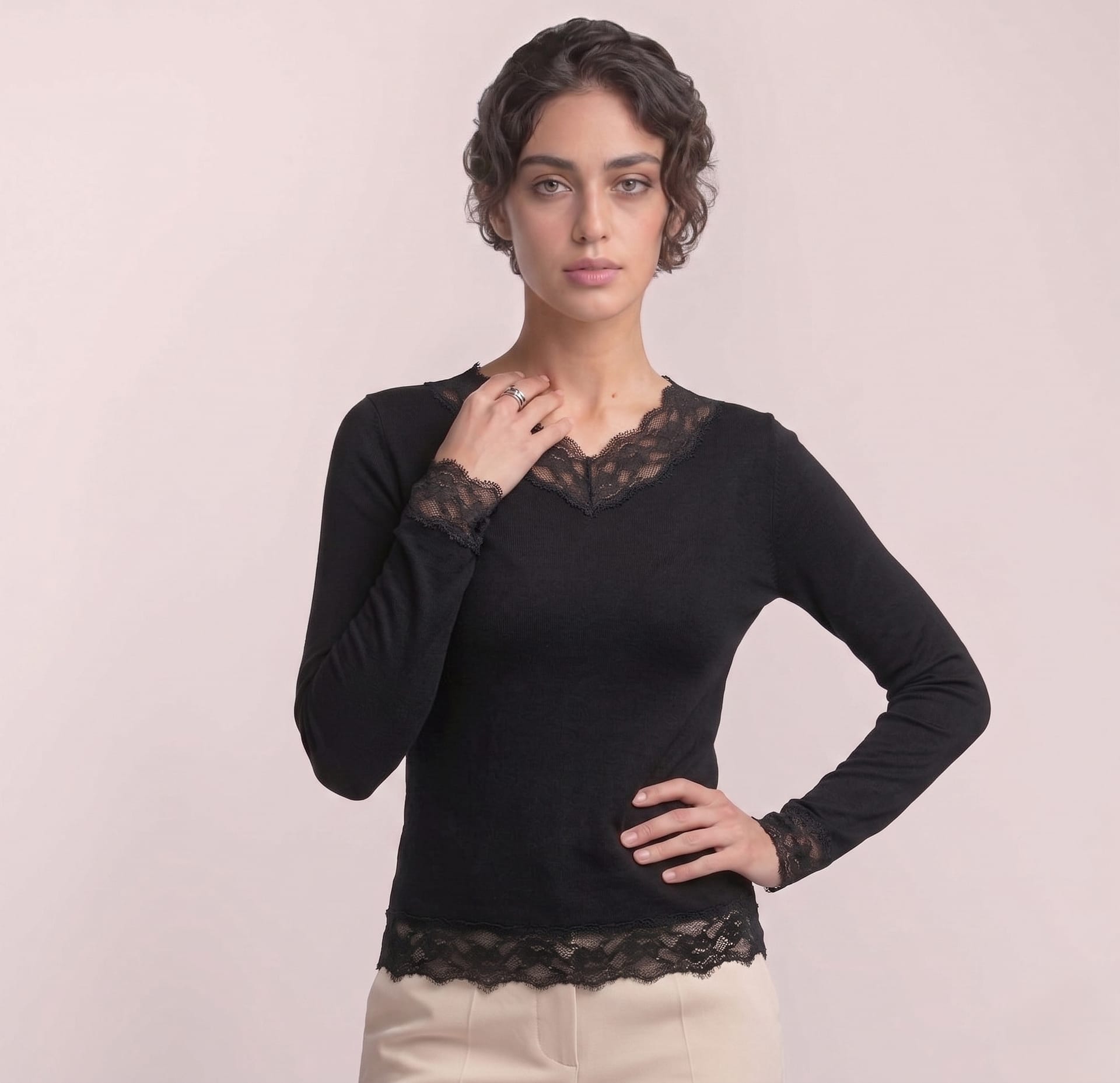 1049 maglia manica lunga con inserto in pizzo polsi e collo a V